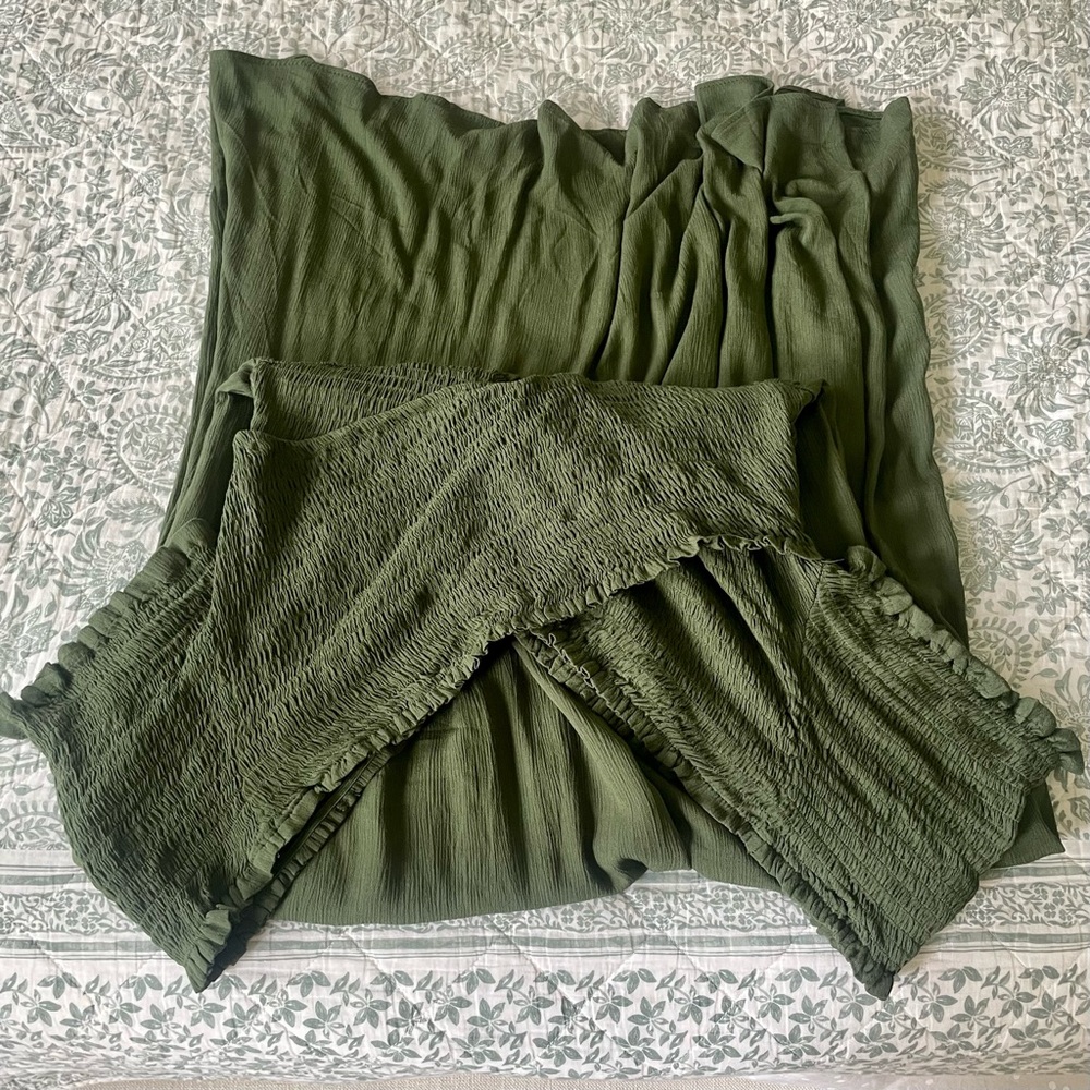 City Chic Island Smocked Maxi Dress - Picture 3 of 6